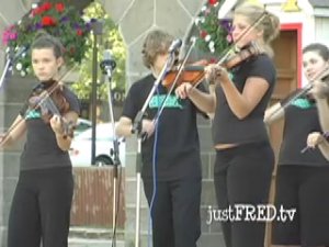 celtic_discovery_park_concert_08_violins.swf